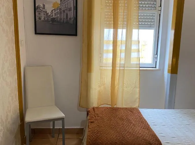 Gasthof The Tiles House *